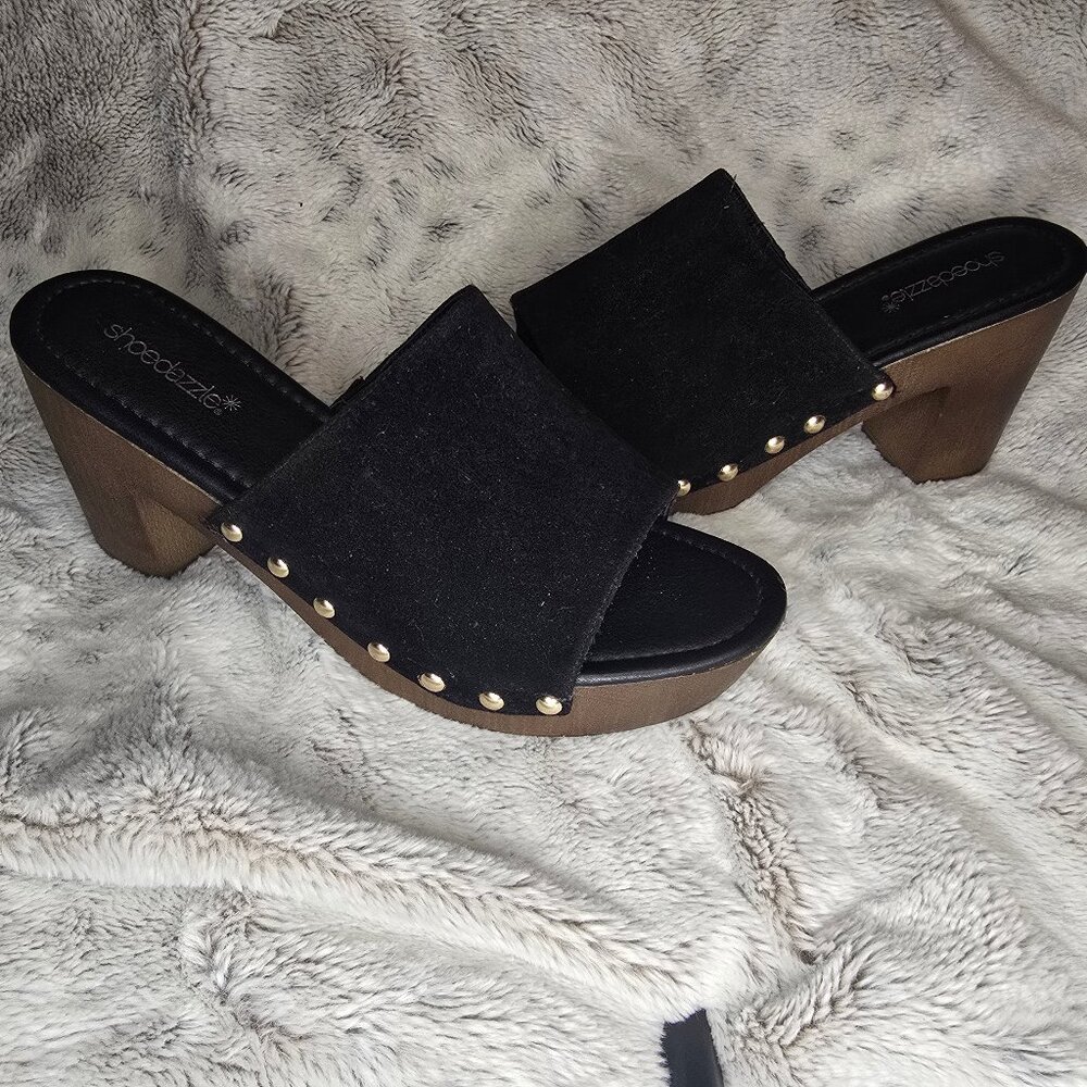 Shoe Dazzle slip on chunky heels